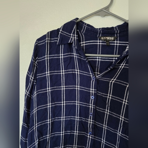 Express Navy Plaid Peplum Hem Shirt Size Medium - Picture 4 of 6